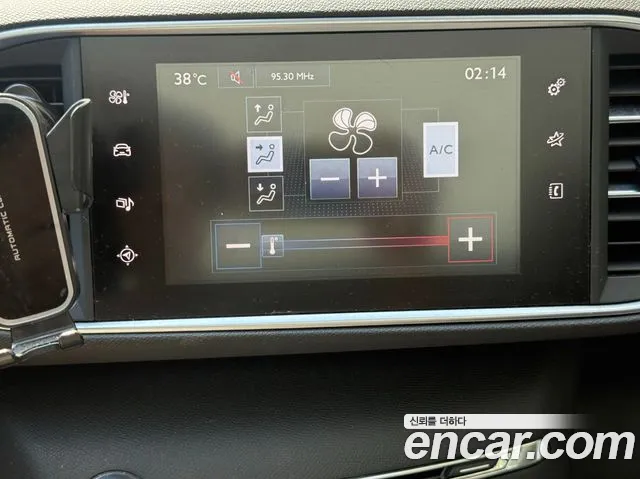 Peugeot 308 2014 thumb 7