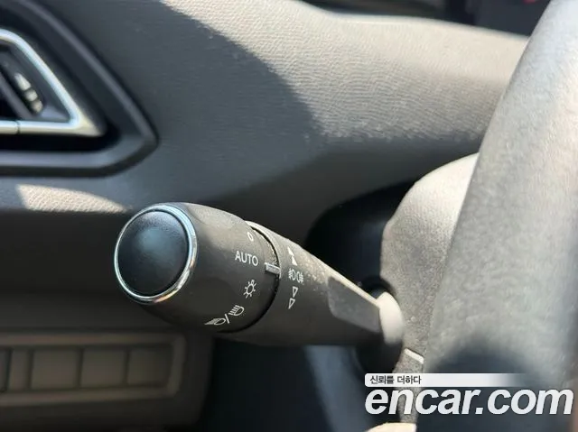 Peugeot 308 2014 thumb 10
