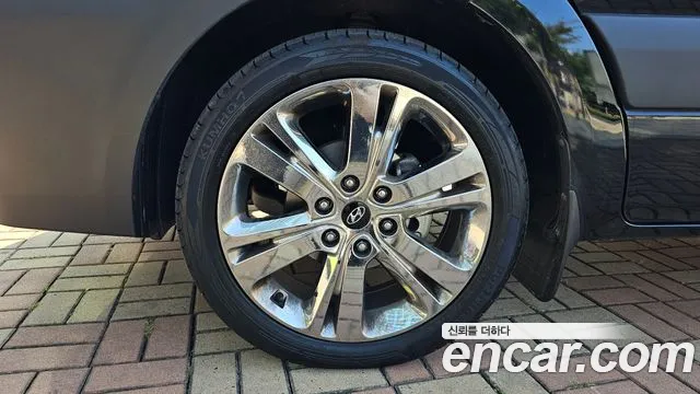 Hyundai Staria 2025 thumb 5