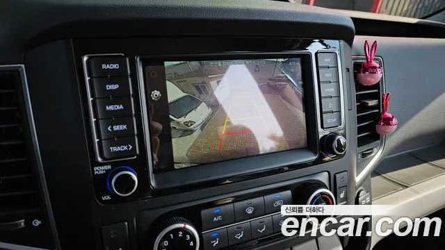 Hyundai Staria 2025 thumb 11