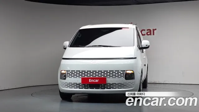 Hyundai Staria 2024 thumb 2