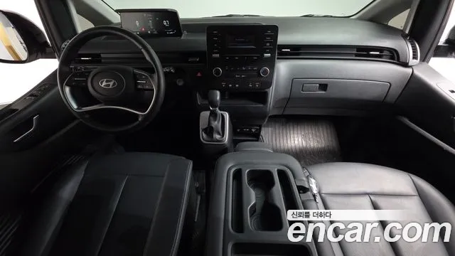 Hyundai Staria 2024 thumb 6