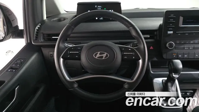 Hyundai Staria 2024 thumb 12