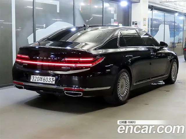 Genesis G90 2019 thumb 4
