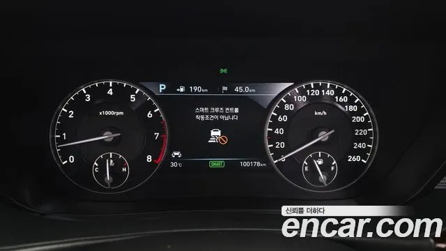 Genesis G90 2016 thumb 8