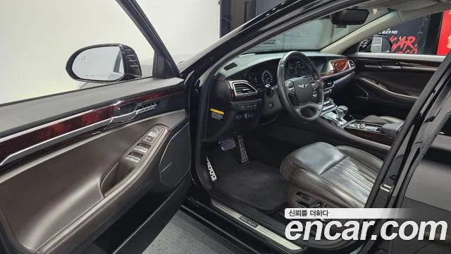 Genesis G90 2016 thumb 10