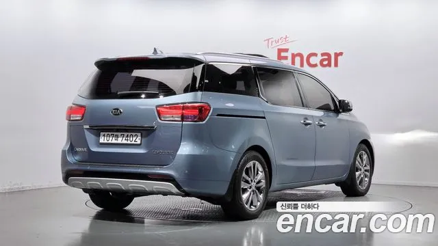 Kia Carnival 2015 thumb 2