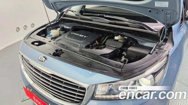 Kia Carnival 2015 thumb 6