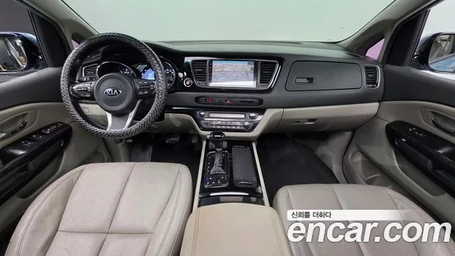 Kia Carnival 2015 thumb 7