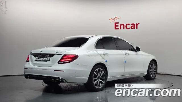 Mercedes-Benz E-Класс 2018 thumb 2