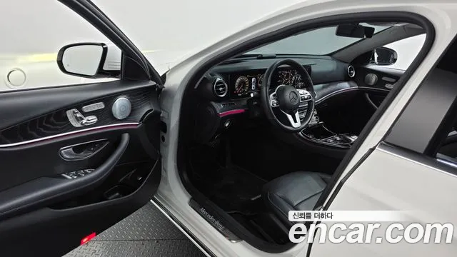 Mercedes-Benz E-Класс 2018 thumb 10