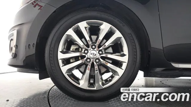 Kia Carnival 2017 thumb 4
