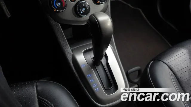 Chevrolet Aveo 2012 thumb 8