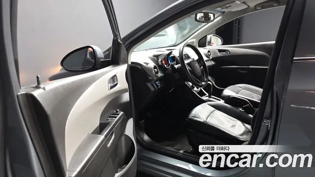 Chevrolet Aveo 2012 thumb 9