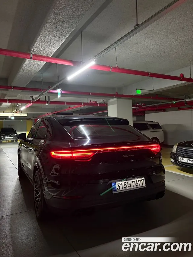 Porsche Cayenne 2021 thumb 4
