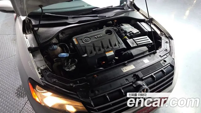 Volkswagen Passat (North America and China) 2013 thumb 6