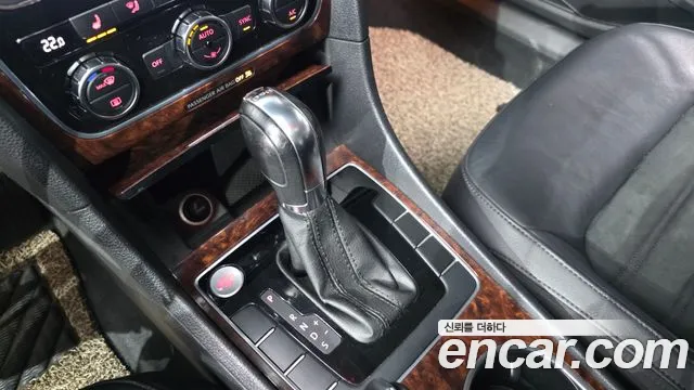 Volkswagen Passat (North America and China) 2013 thumb 9