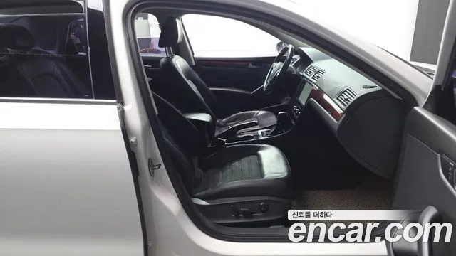 Volkswagen Passat (North America and China) 2013 thumb 10