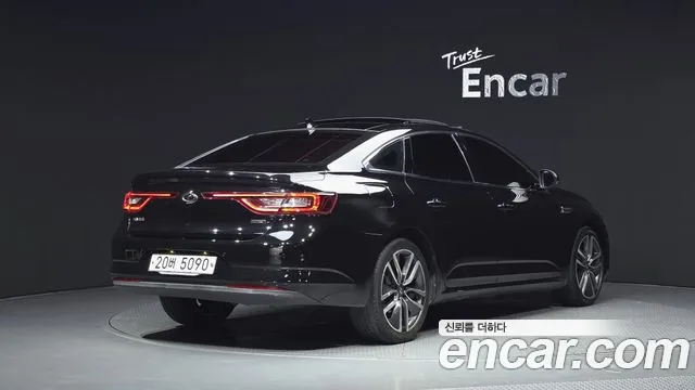 Renault Megane 2019 thumb 2