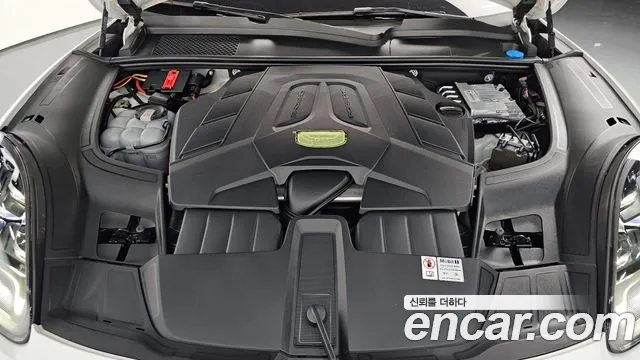 Porsche Cayenne 2023 thumb 5