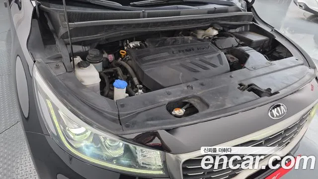Kia Carnival 2018 thumb 6