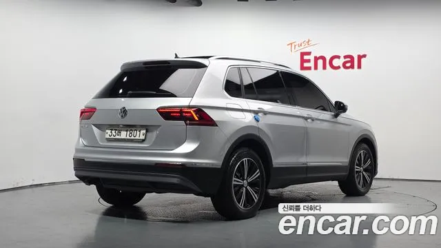 Volkswagen Tiguan 2018 thumb 2