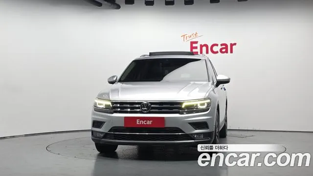 Volkswagen Tiguan 2018 thumb 3