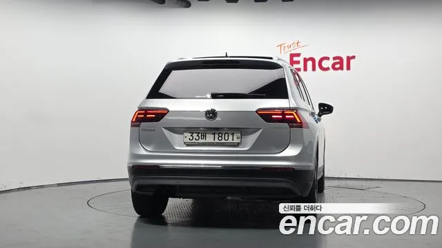 Volkswagen Tiguan 2018 thumb 4