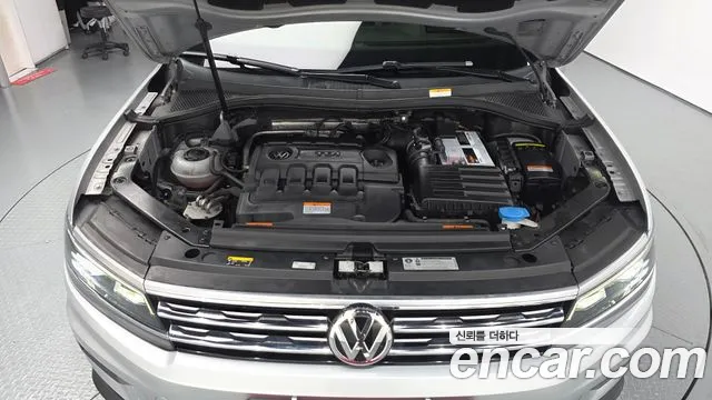 Volkswagen Tiguan 2018 thumb 6