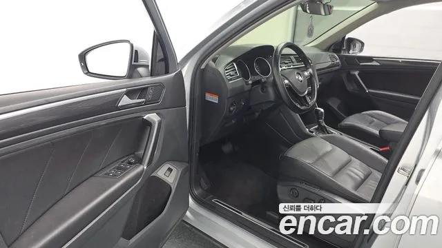 Volkswagen Tiguan 2018 thumb 10