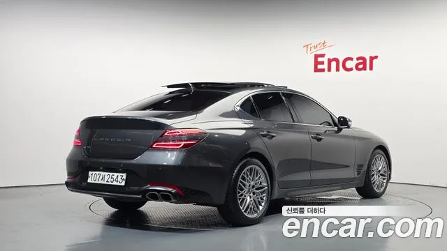 Genesis G70 2021 thumb 2