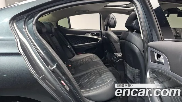 Genesis G70 2018 thumb 11