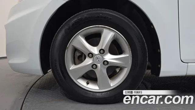 Hyundai Accent 2012 thumb 4