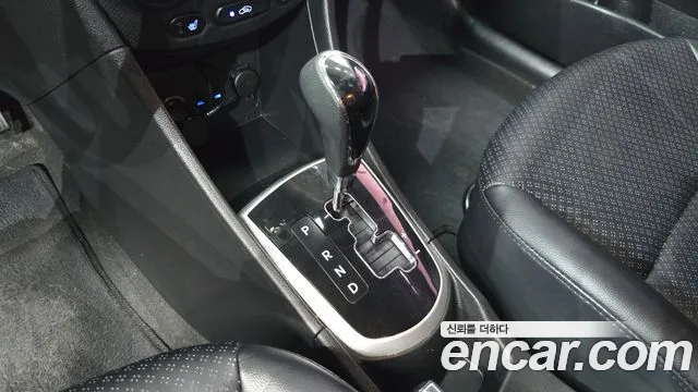 Hyundai Accent 2012 thumb 8