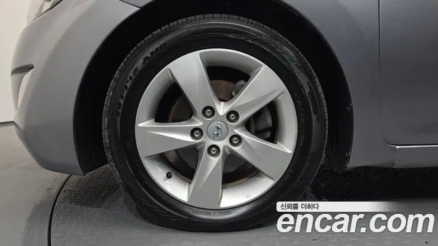Hyundai Avante 2012 thumb 5