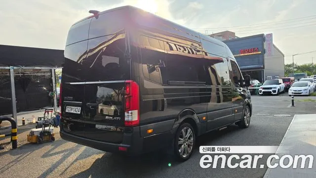 Hyundai Staria 2023 thumb 2
