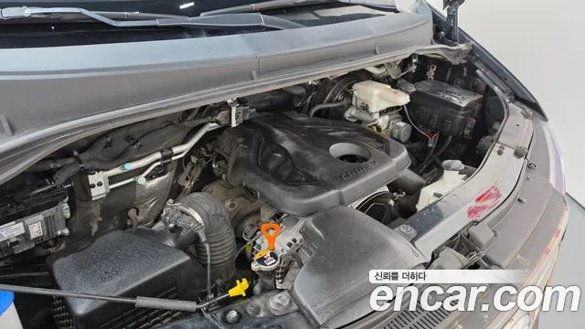 Hyundai Staria 2023 thumb 6