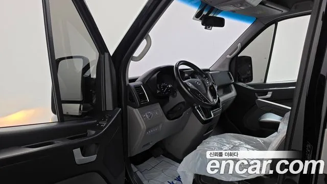Hyundai Staria 2023 thumb 10