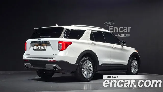 Ford Explorer 2021 thumb 2
