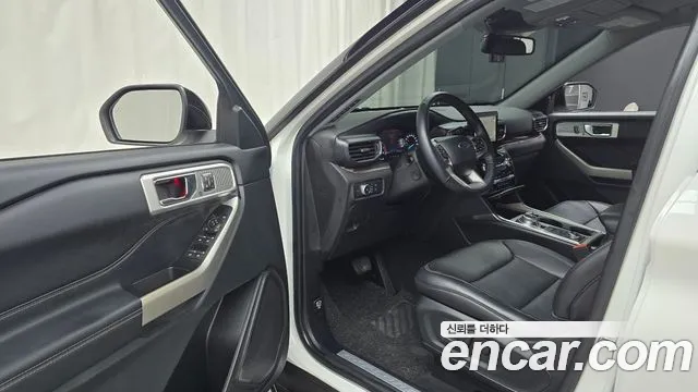Ford Explorer 2021 thumb 10