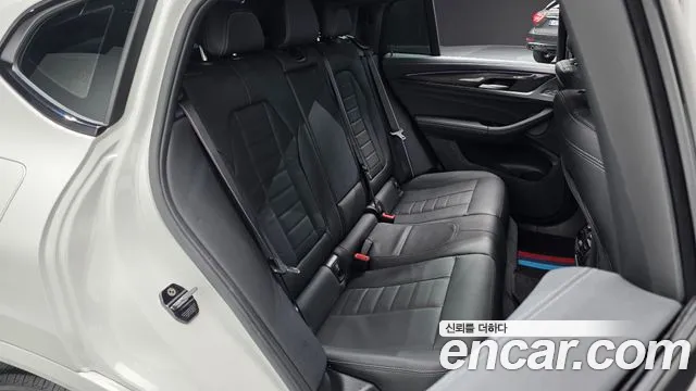 BMW X4 2023 thumb 11