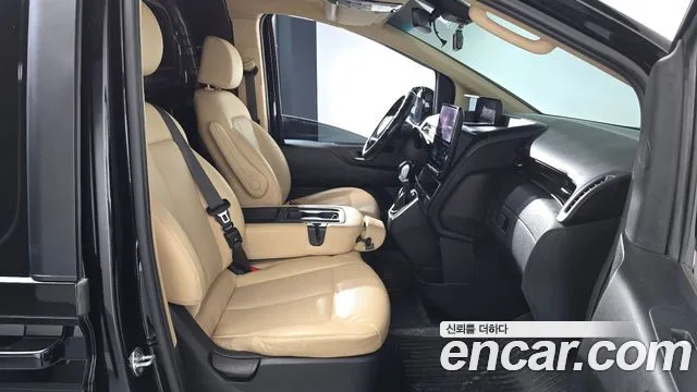 Hyundai Staria 2021 thumb 11