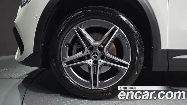 Mercedes-Benz GLA 2023 thumb 5