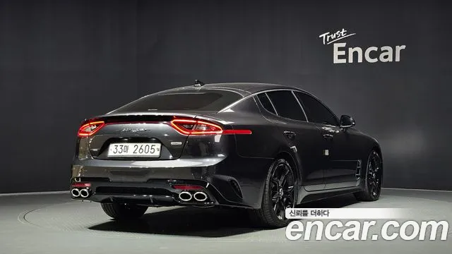 Kia Stinger 2017 thumb 2
