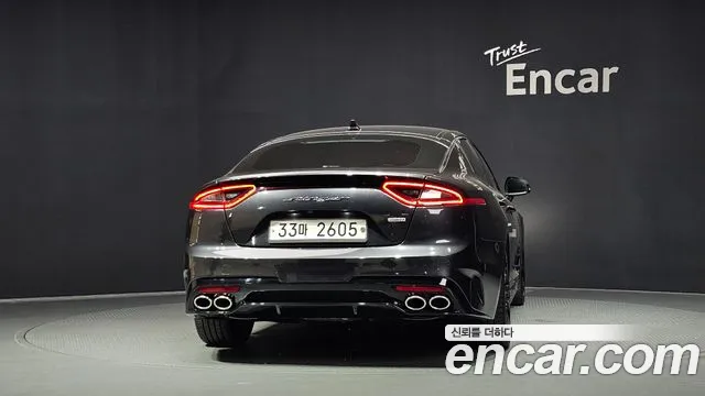 Kia Stinger 2017 thumb 4