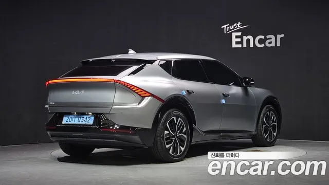Kia EV6 2022 thumb 2