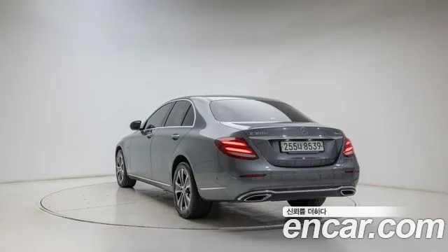 Mercedes-Benz E-Класс 2020 thumb 3