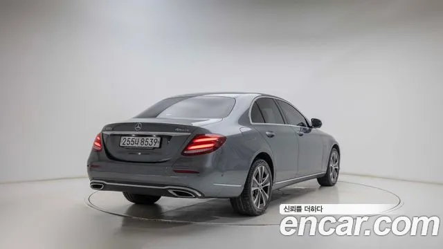 Mercedes-Benz E-Класс 2020 thumb 4
