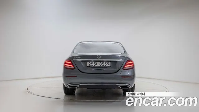 Mercedes-Benz E-Класс 2020 thumb 7