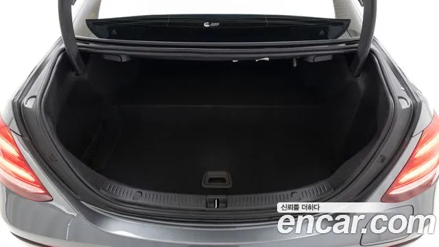 Mercedes-Benz E-Класс 2020 thumb 10
